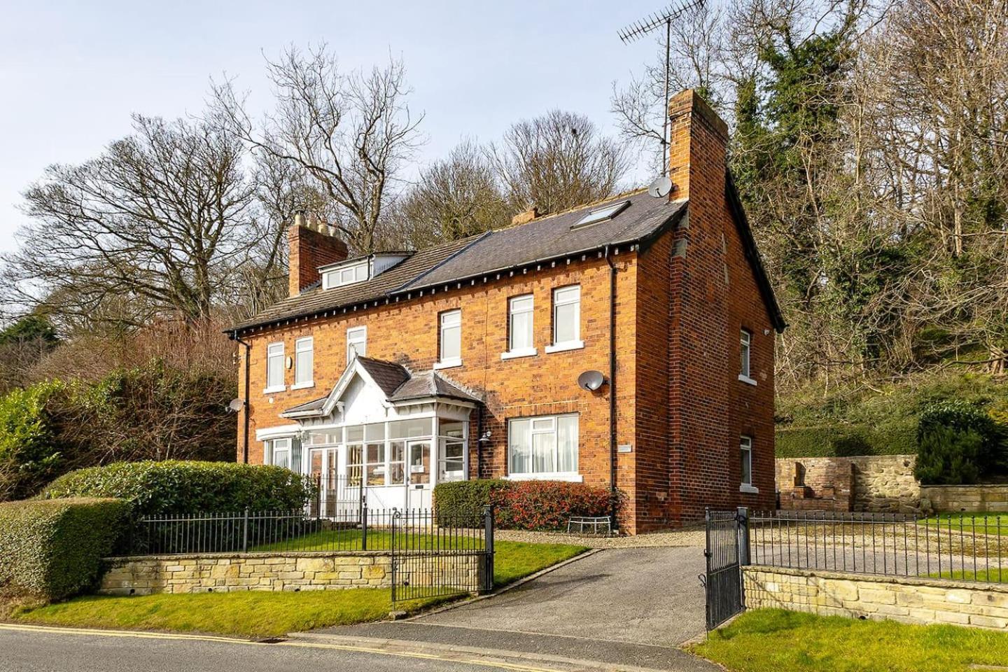 Turnerdale Cottage, Nr Whitby, Sleeps 6, Dogs Holiday home *