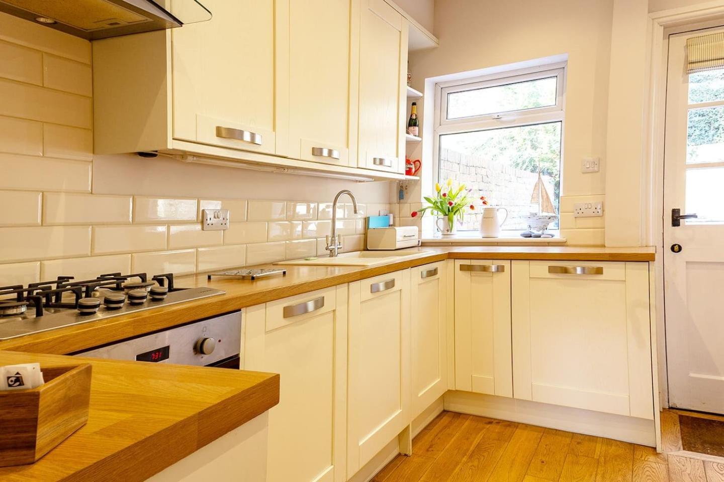 Turnerdale Cottage, Nr Whitby, Sleeps 6, Dogs Holiday home Whitby